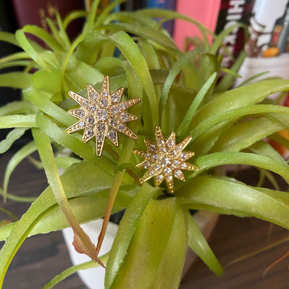 NWOT Starburst Gold Earrings